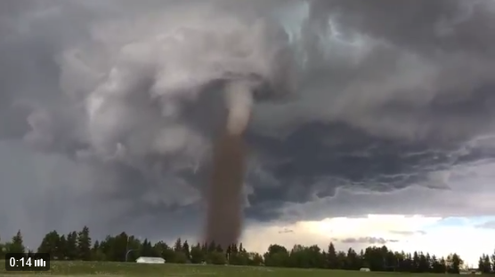 Photos: Tornado touches down in Three Hills, Alberta - Straight.com