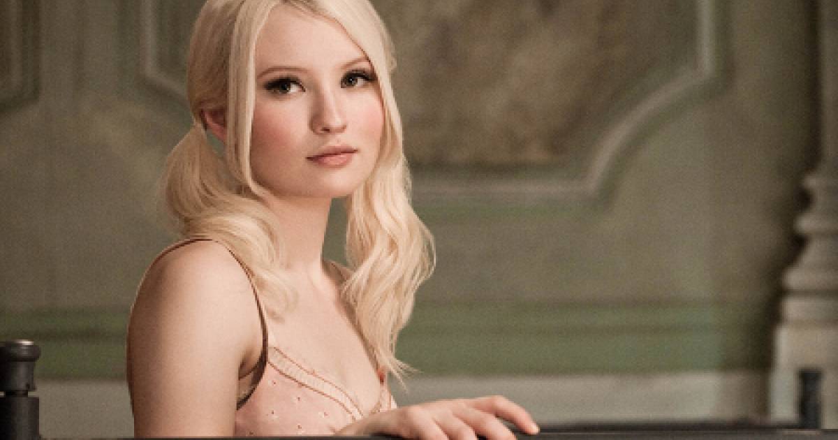 Sucker Punchs Emily Browning On Weapons Singing And Vancouver Food 