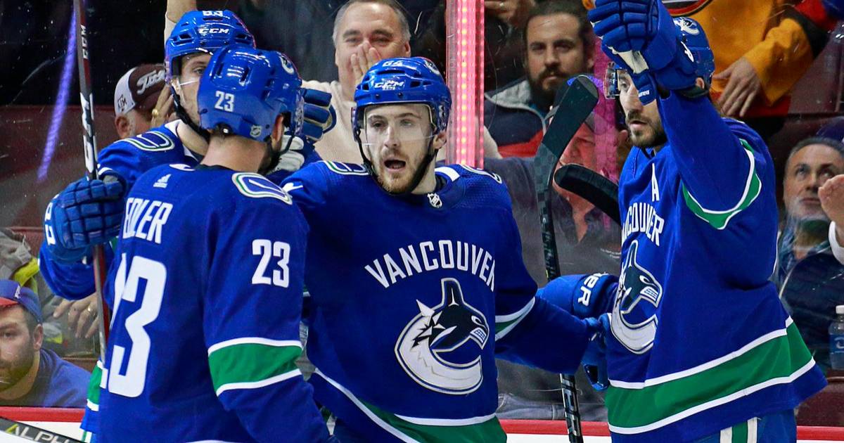 Canucks set season opening roster - The Hockey News Vancouver