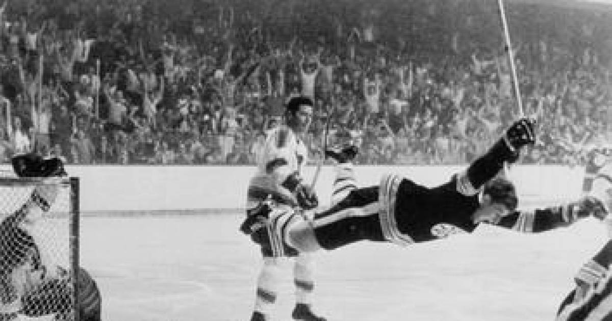 Bobby Orr talks hockey's most iconic photograph