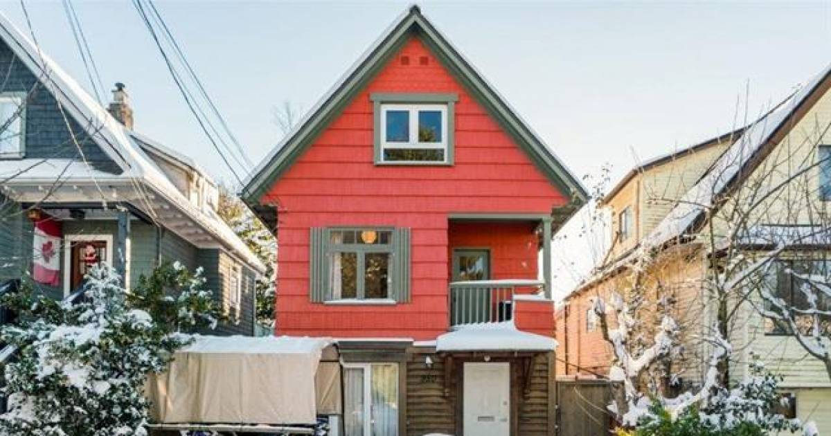 Photos: cottage-style home in Vancouver gets 26 offers and sells $580,000 over asking for $1.83 million