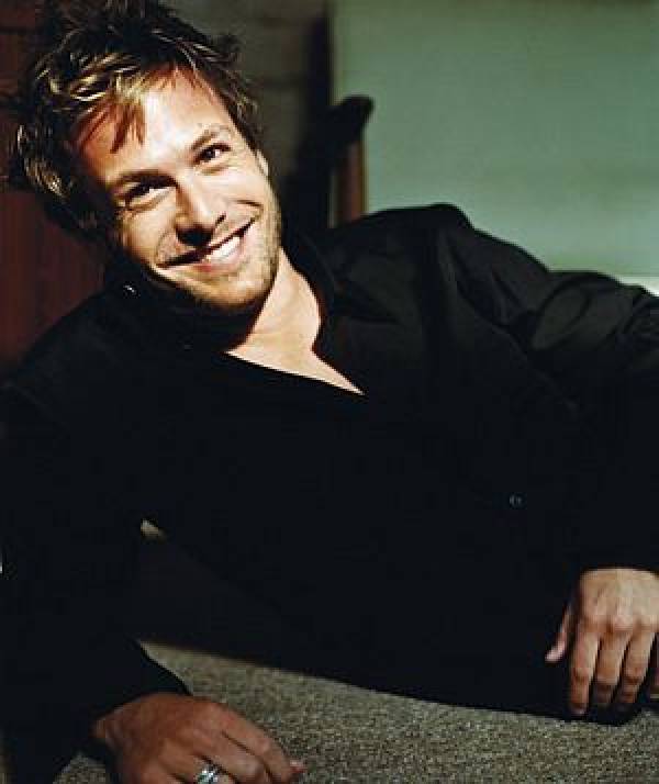 Gabriel Macht Gets Into Frank Miller S Spirit Georgia Straight Vancouver S News Entertainment Weekly