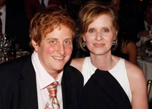 Its official Sex and the Citys Cynthia Nixon marries girlfriend in New York Georgia Straight Vancouvers News and Entertainment Weekly
