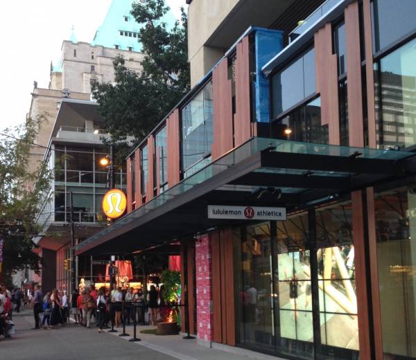Lululemon athletica opens Robson Street flagship in time for 2014 SeaWheeze