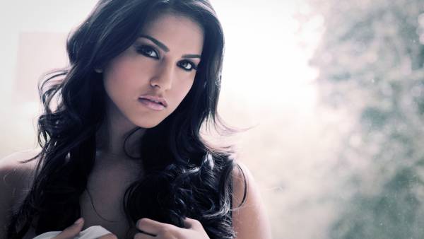 HBO Canada to air Mostly Sunny about controversial porn and Bollywood star Sunny  Leone | Georgia Straight Vancouver's source for arts, culture, and events