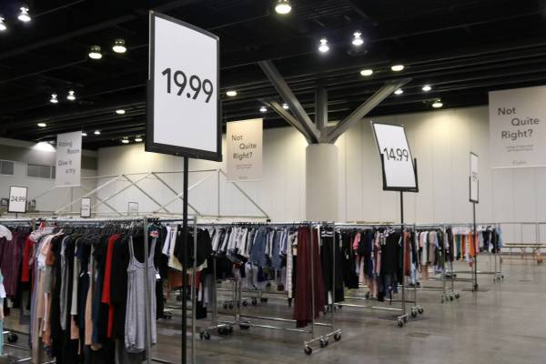 Photos: Inside Vancouver's largest Aritzia warehouse sale yet  Georgia  Straight Vancouver's source for arts, culture, and events