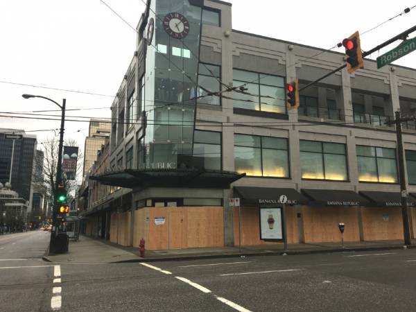 COVID-19 in Vancouver: Robson Street shops board up amid crime spike as  West End goes all out with healthcare cheer